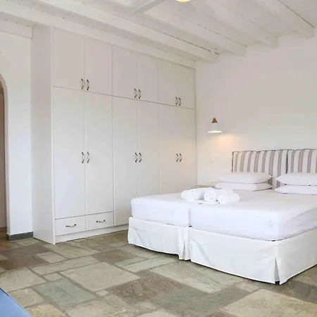 Vlia Mykonos Калафатис