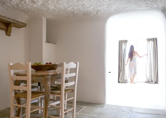 Vlia Mykonos Калафатис