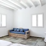 Vlia Mykonos كالافاتيس